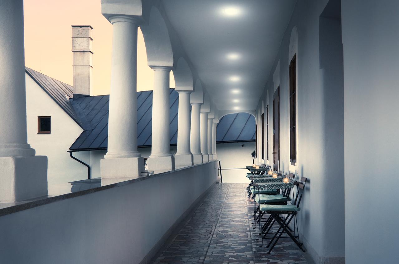 Kastiel Cicmany Hotel Bagian luar foto